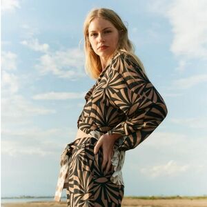 Mus & Bombon Eubea Butyon Up Shirt Women's Small Slouchy Oversized Vacation NWT‎